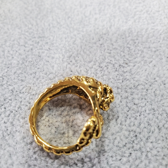 Wild Elegance Gold Tiger Ring - Picture 4 of 6